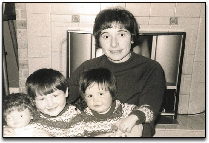 Джоан Роулинг с мамой и младшей сестрой Дианой